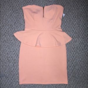 ▫️Strapless sexy body con dress